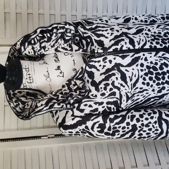 Samuel Dong white and black full zip ruffle collar long coat/jacket size XS - Picture 2 of 8